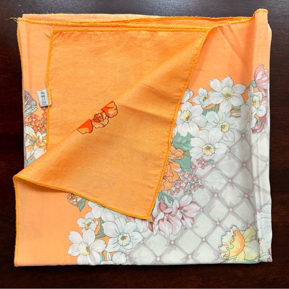 NWOT 100% Silk Floral Square Scarf - Picture 9 of 11